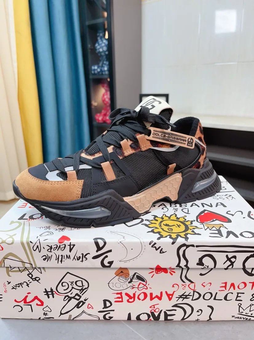 Men's shoes 💰560🌹🌹【DG～】Men's casual shoes are on sale simultaneously in z-cabinet 🔶🔷🔜The upper is made of cowhide stitching fabric ➕Mesh lining, comfortable and breathable, sole: original comfortable and wear-resistant outsole, ⚠️Real thing📱Photographed🎬The real thing is better📢📢📢Number: 36-46